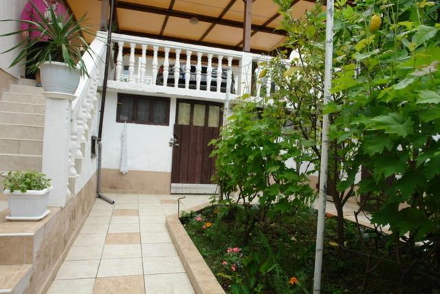 Wisteria Hotel Тиват Екстериор снимка