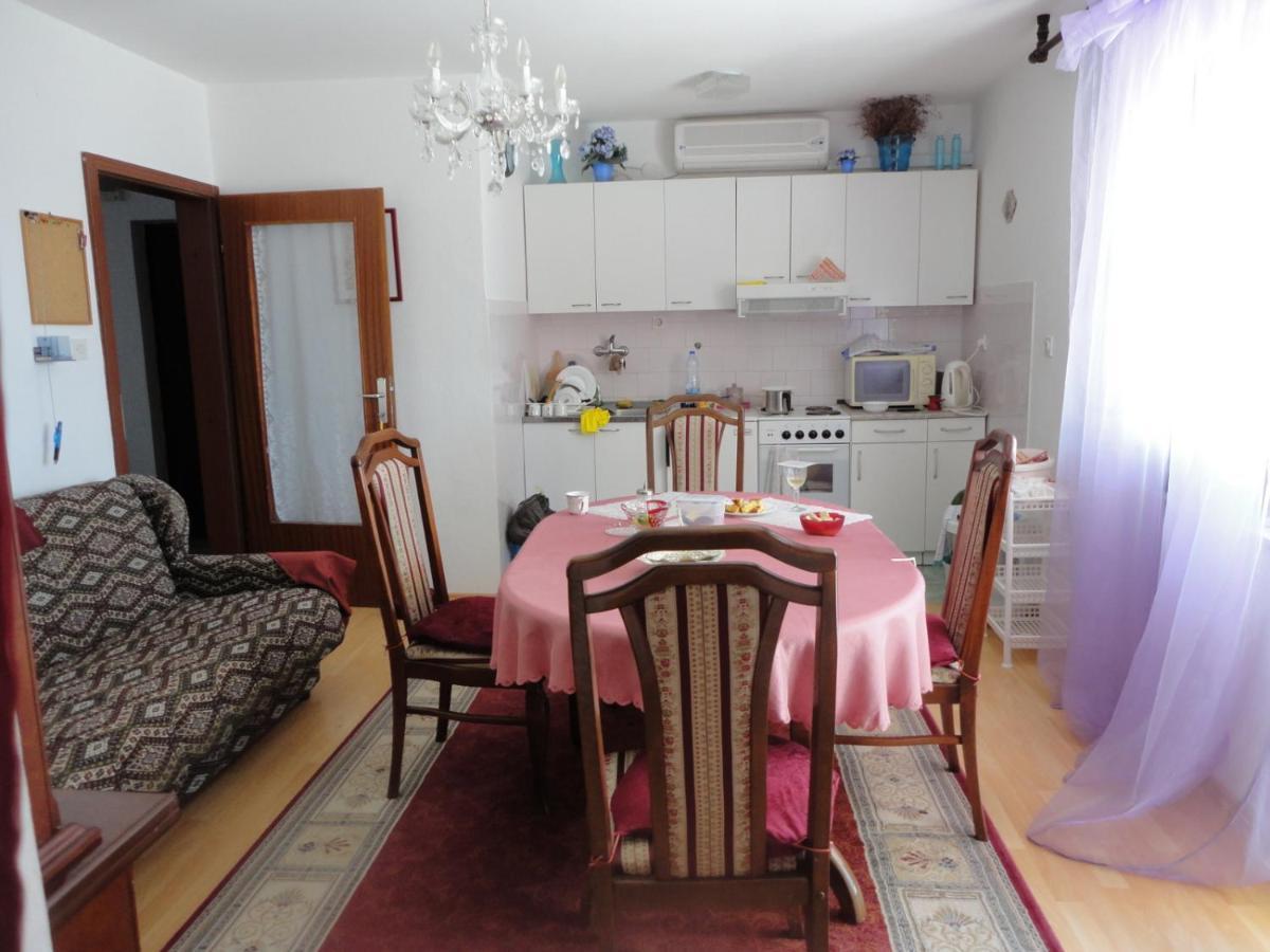 Wisteria Hotel Тиват Екстериор снимка